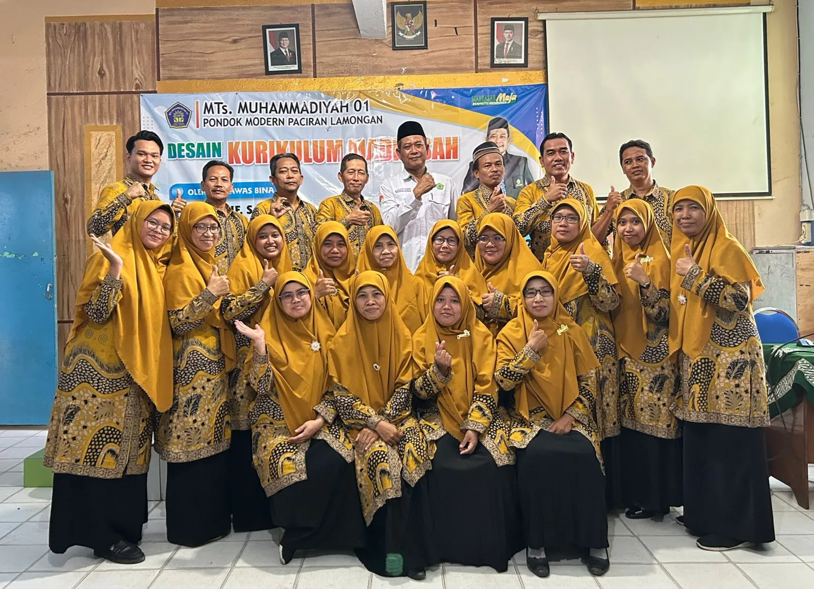 Jajaran Guru dan Staf MTsM 01